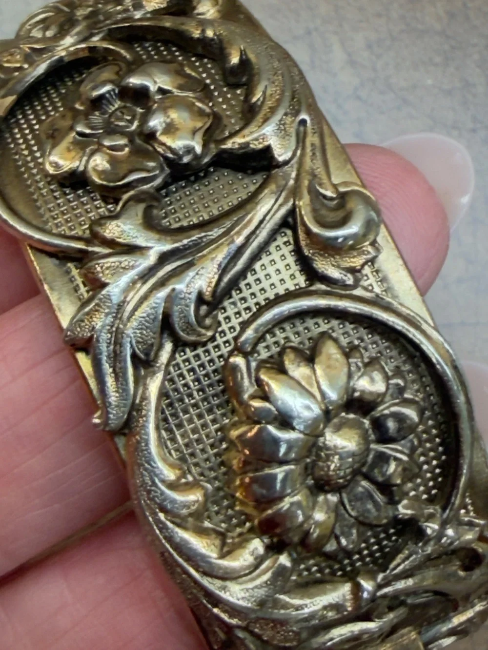 Vintage-Inspired Gold Floral Hinged Bangle Bracelet